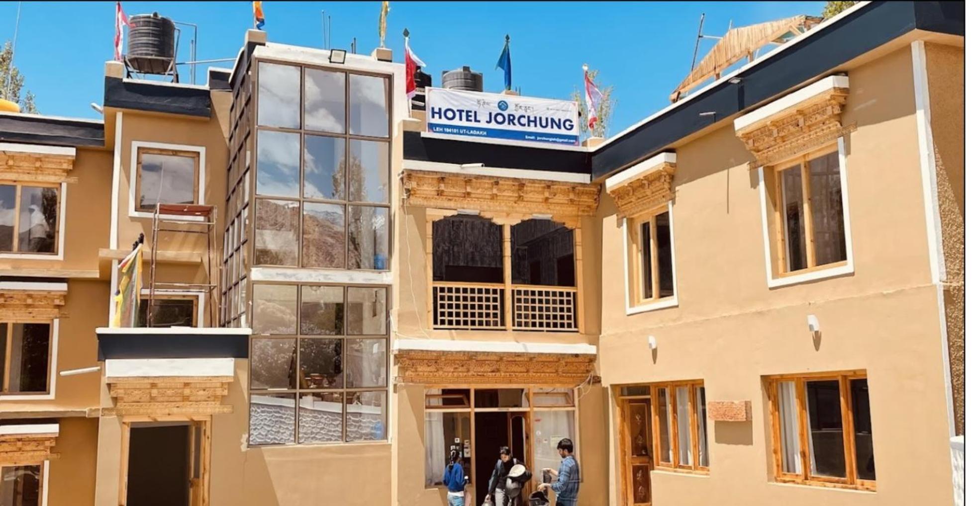 Tih Hotel Jorchung ليه المظهر الخارجي الصورة