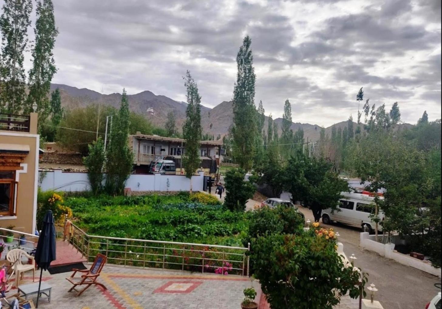 Tih Hotel Jorchung ليه المظهر الخارجي الصورة