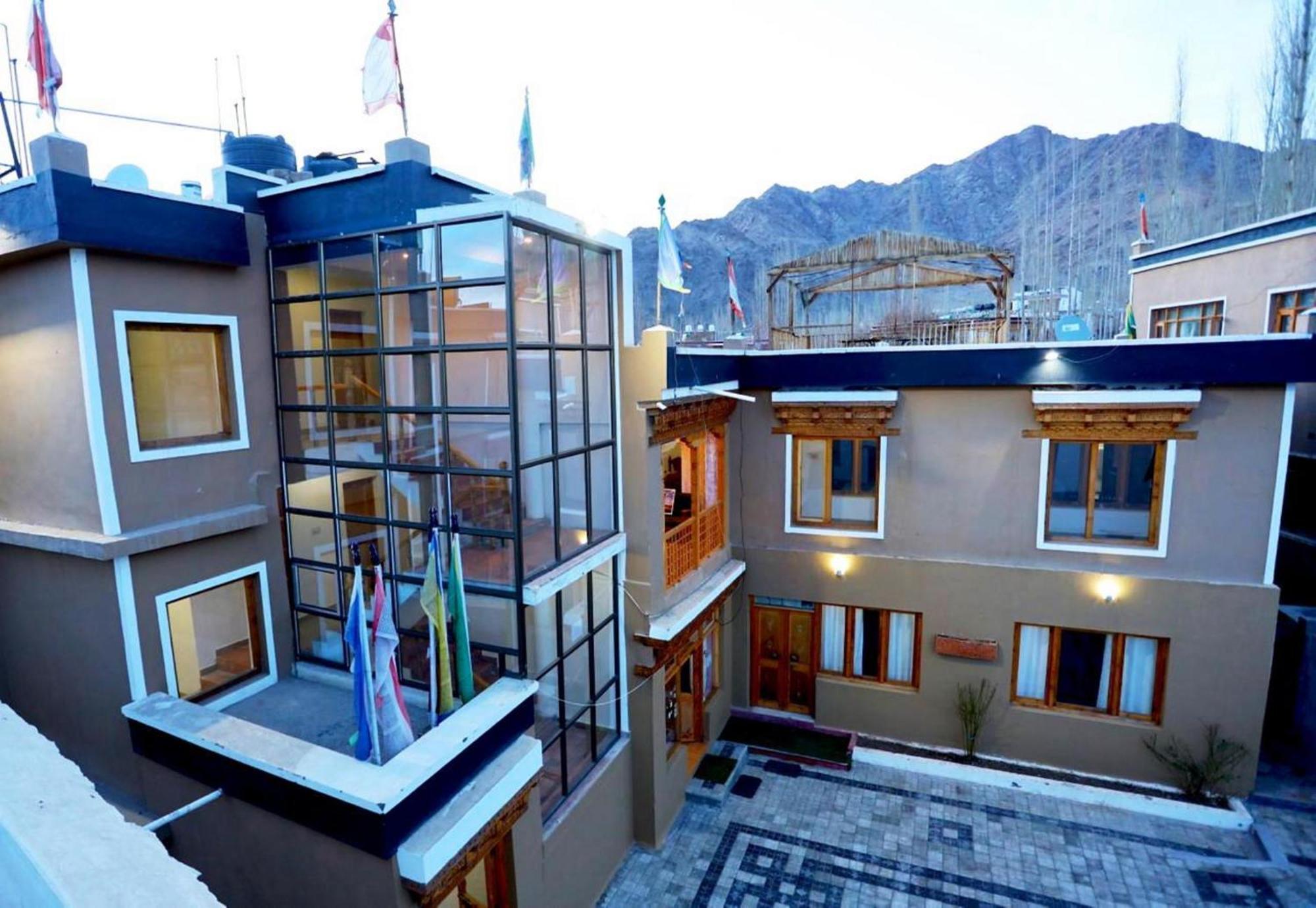 Tih Hotel Jorchung ليه المظهر الخارجي الصورة