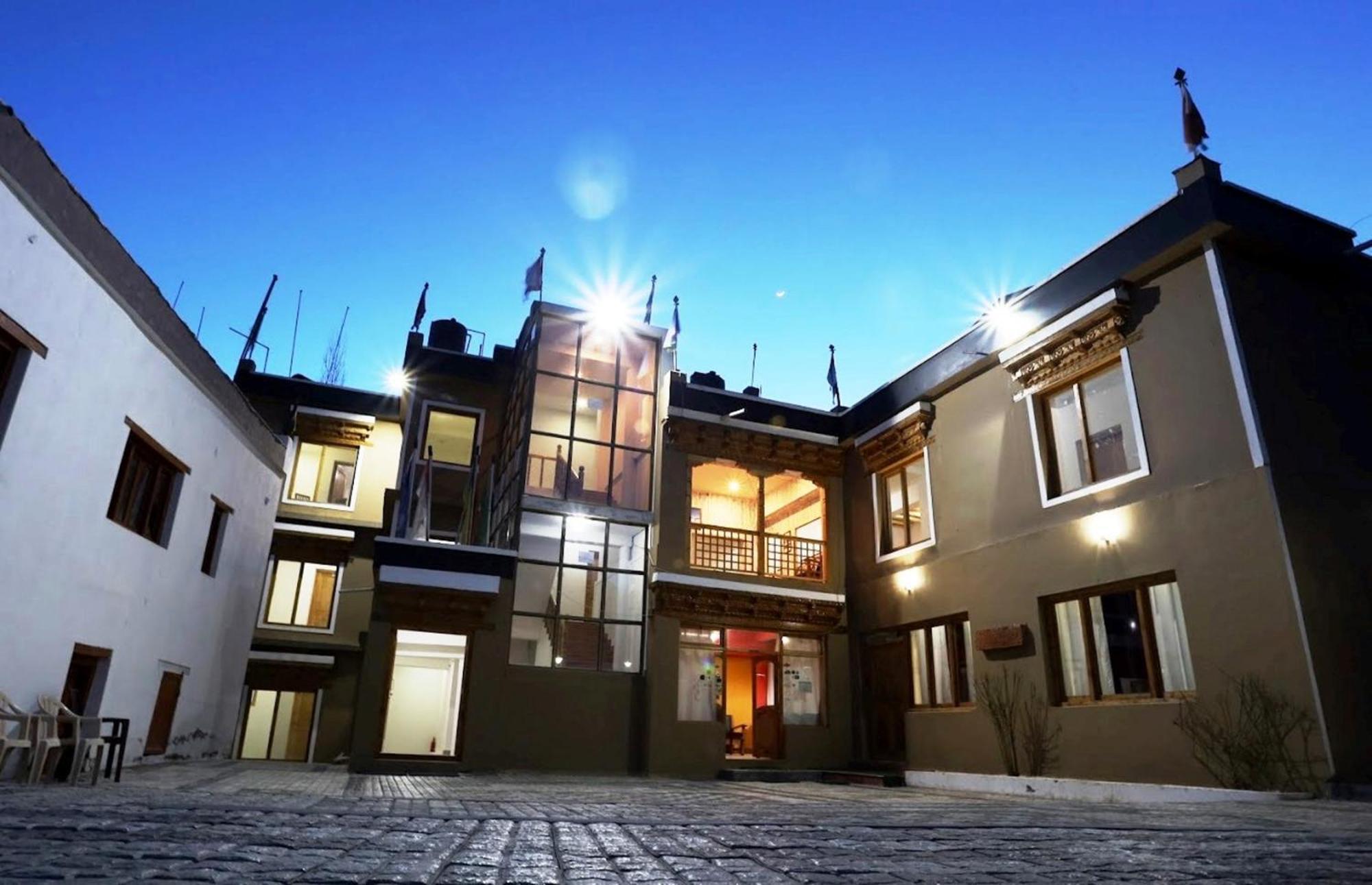 Tih Hotel Jorchung ليه المظهر الخارجي الصورة